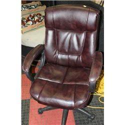 BROWN LEATHER OFFICE CHAIR