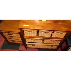 2 WICKER BASKETS ON STAND