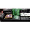 Image 2 : NEW BLACK LEATHERETTE SECTIONAL WITH OTTOMAN