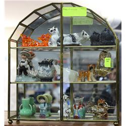 BRASS & GLASS MINI DISPLAY WITH ORNAMENTS