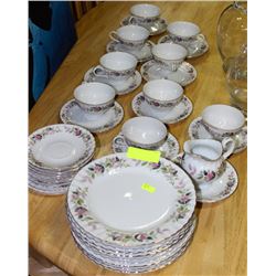 CHINA DISH SET