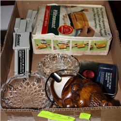 FLAT OF CIGARETTE MAKERS AND ASHTRAYS