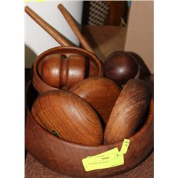 WOODEN SALAD SET