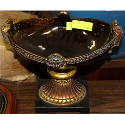 SHOWHOME CENTERPIECE