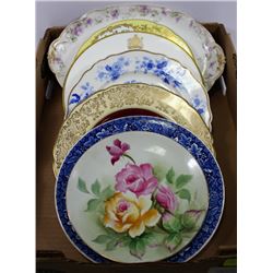 TRAY OF WEDGEWOOD ART PLATES ETC
