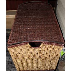 WICKER HAMPER