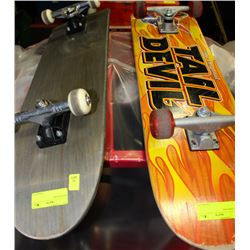 2 SKATEBOARDS