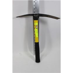 1 1/2 LBS PICK AXE