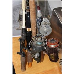 BUNDLE OF FISHING RODS