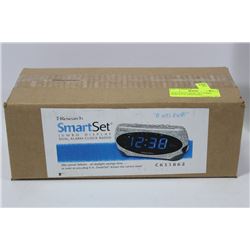 NEW IN BOX SMART SET JUMBO DISPLAY ALARM RADIO