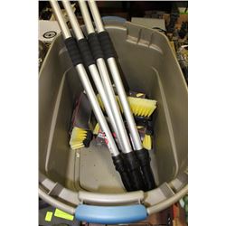 TOTE OF CAR WASHING BRUSHES