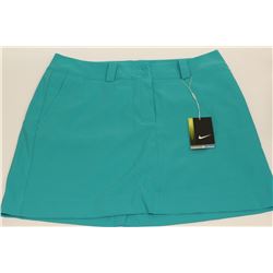 NIKE WOMENS GOLF SKORT