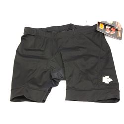 DESCENTE WOMEN'S WAVE TRI SHORTS