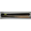 Image 1 : 2 PIECE POOL CUE WITH CASE