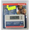 Image 1 : HONEYWELL PRE-PROGRAMMED THERMOSTAT
