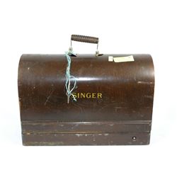 1911 PORTABLE SINGER SEWING MACHINE W/ HAND CRANK