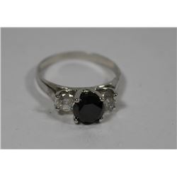 #5 WHITE GOLD FOUR CLAW THREE STONE DIAMOND RING