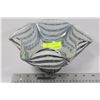 Image 1 : BLACK AND WHITE ART GLASS BOWL