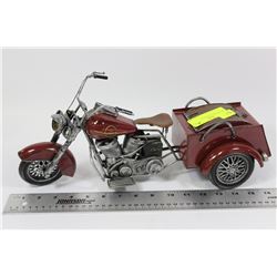 METAL TRIKE ORNAMENT