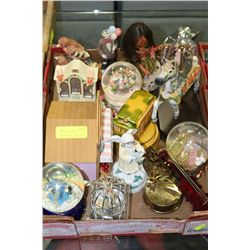 ESTATE TRAY OF MUSICX BOXES