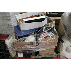 PALLET OF SHOWHOME DECORATIONS