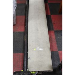 CARPET ROLL END