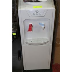 IGLOO HOT AND COLD WATER DISPENSER