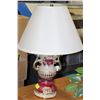 Image 1 : ESTATE PORCELAIN LAMP