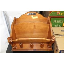 MAPLE MAGAZINE RACK