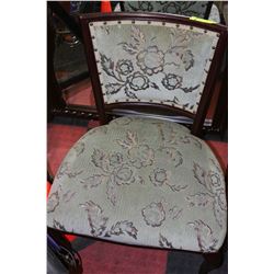 ANTIQUE WOODEN & GREEN CHAIR