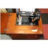 Image 1 : SINGER SEWING MACHINE ON STAND