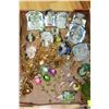 Image 1 : BOX OF CRYSTAL ORNAMENTS