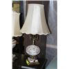Image 1 : SMALL VINTAGE LAMP