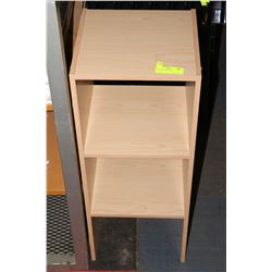 SMALL SHELVING UNIT