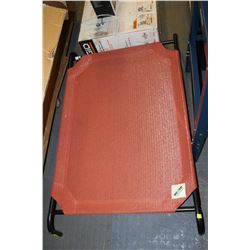 LARGE STEEL FRAME FLOATING DOG BED
