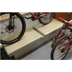 TRUCK TOOL BOX - KEY AT FRONT DESK