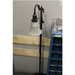 BLACK FLOOR LAMP
