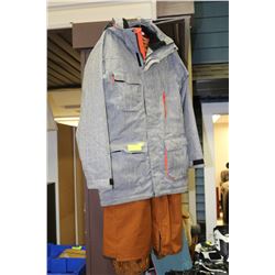 SNOWBOARDING OUTFIT - SIZE M