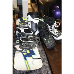 FIREFLY SNOWBOARD WITH 2 PAIRS OF BOOTS