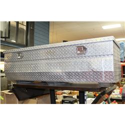 DIAMOND PLATE TRUCK TOOL BOX