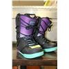 Image 1 : SIZE 6.5 WOMENS SNOWBOARDING BOOTS