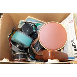 ESTATE BOX OF VINTAGE CAMERAS ON CHOICE