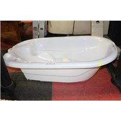 LARGE WHITE INFANT BATHTUB