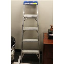 5 FOOT ALUMINUM STEP LADDER