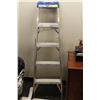 Image 1 : 5 FOOT ALUMINUM STEP LADDER