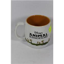 DISNEY PARKS EXCLUSIVE WINNIE THE POOH MUG