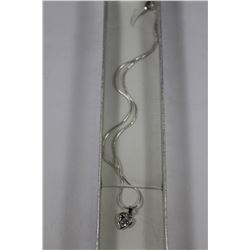 SILVER-TONED NECKLACE WITH CRYSTAL HEART PENDANT