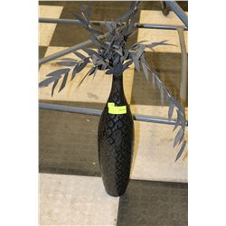 SHOWHOME VASE W ARTIFICIAL FOLIAGE