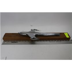 VINTAGE OLDSMOBILE HOOD ORNAMENT