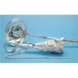 A George III silver toddy ladle and a plated posy holder....